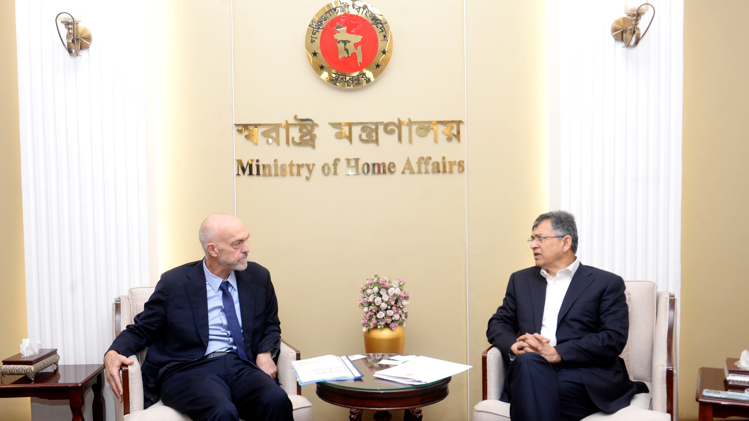 স্বরাষ্ট্রমন্ত্রীর সঙ্গে আইআইএমএম প্রধানের বৈঠক, রোহিঙ্গা সংকট ও সীমান্ত নিরাপত্তা নিয়ে আলোচনা